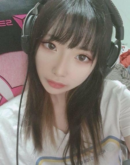 绿色椅子_720免费高清观看